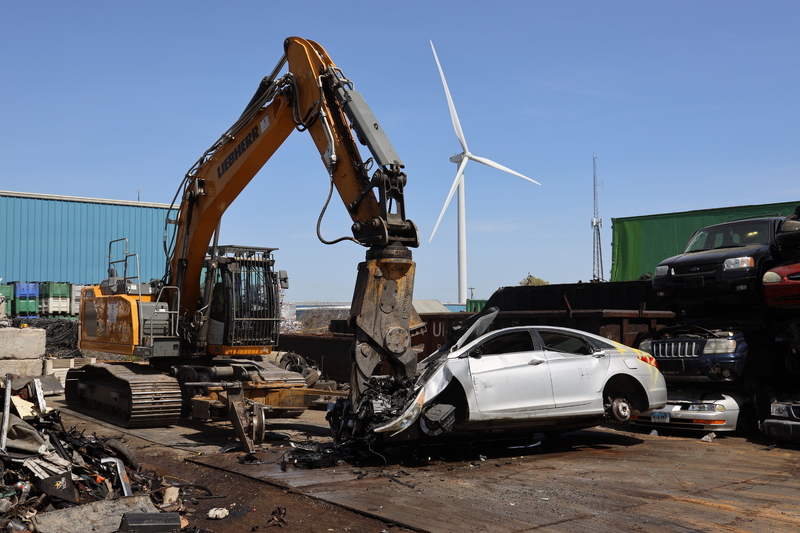 Junk Car and Heavy Equipment